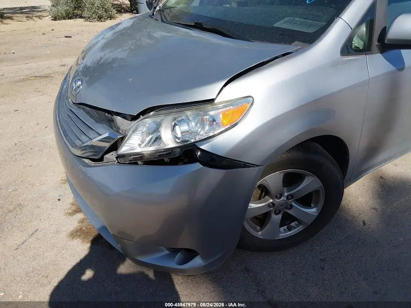 2017 TOYOTA SIENNA LE 8 PASSENGER