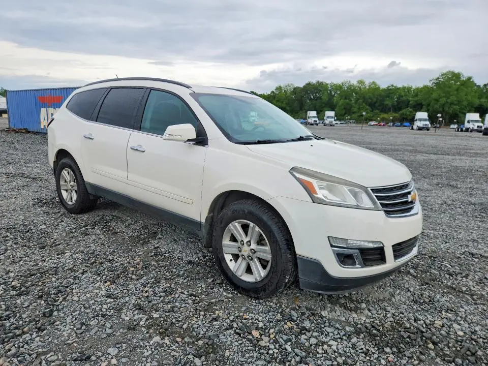 2014 CHEVROLET TRAVERSE LT  