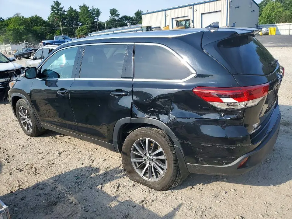 2019 TOYOTA HIGHLANDER XLE  