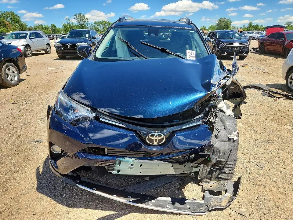 2018 TOYOTA RAV4 XLE  