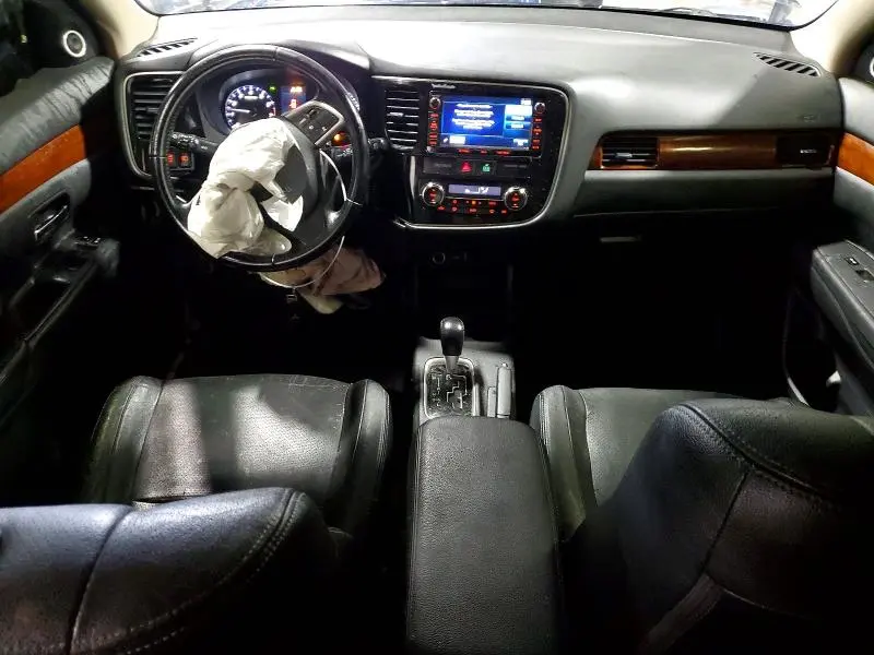 2015 MITSUBISHI OUTLANDER SE  