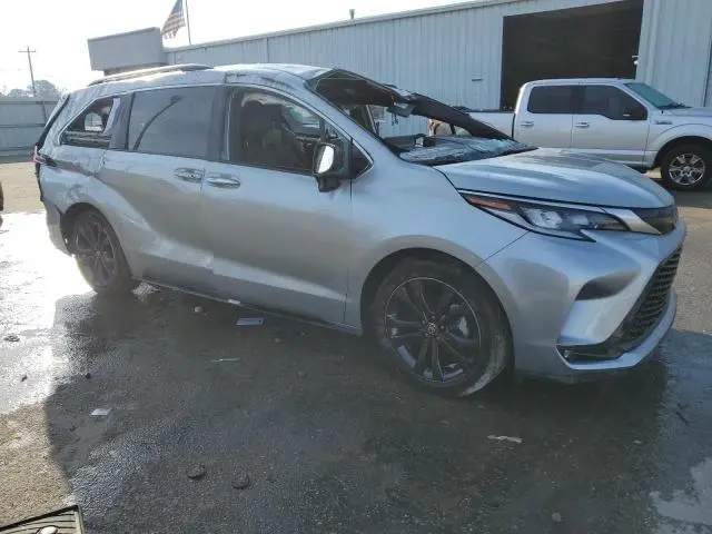 2023 TOYOTA SIENNA XSE  
