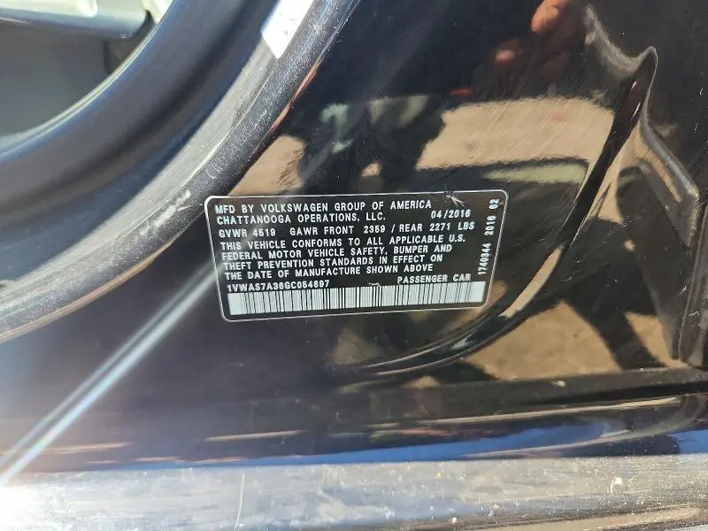 2016 VOLKSWAGEN PASSAT S  