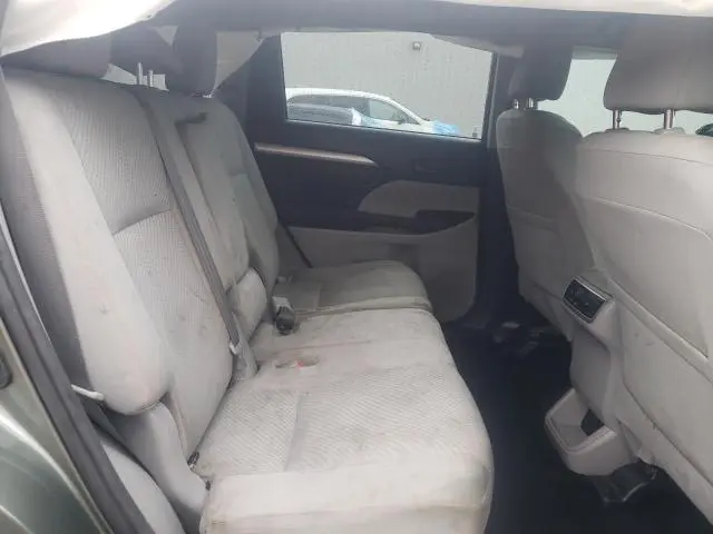 2017 TOYOTA HIGHLANDER LE  