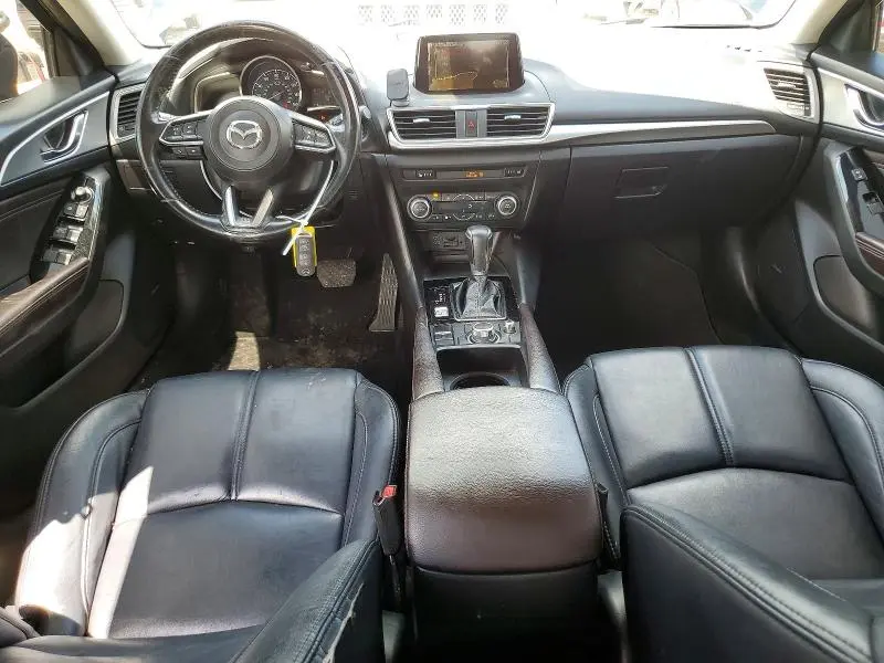 2018 MAZDA 3 TOURING  