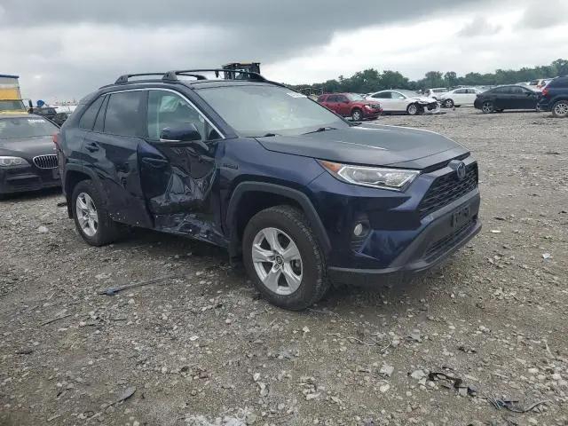 2020 TOYOTA RAV4 XLE  
