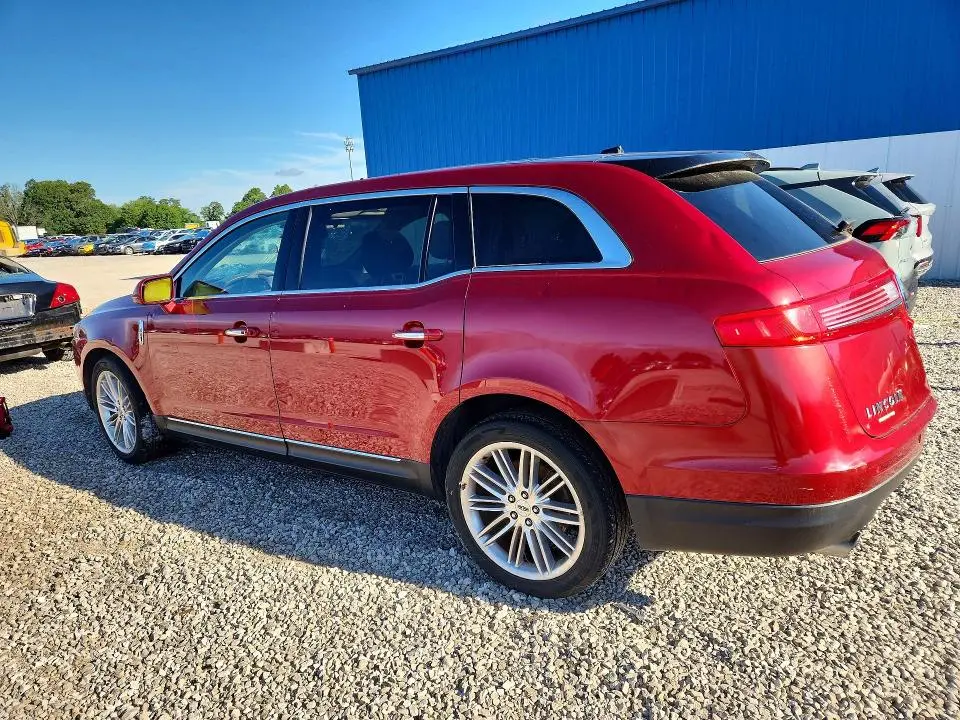 2018 LINCOLN MKT   