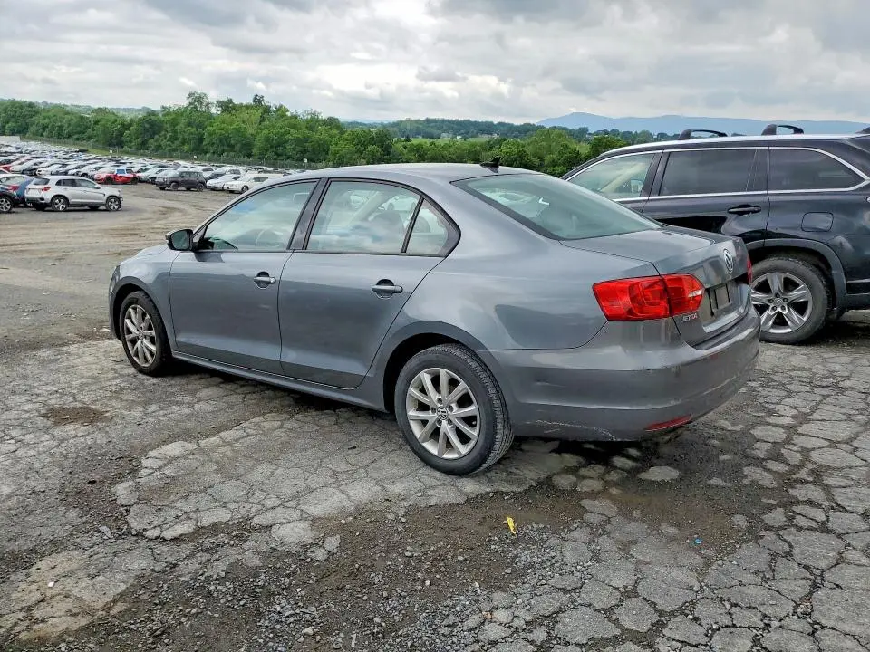 2012 VOLKSWAGEN JETTA SE  