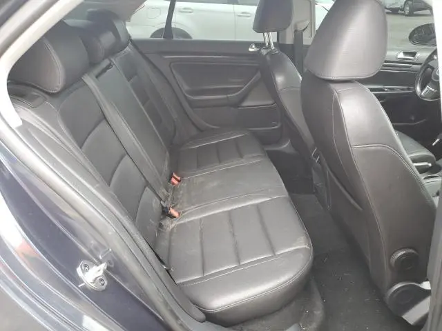 2010 VOLKSWAGEN JETTA SE  