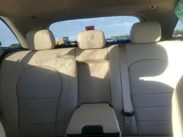 2022 MERCEDES-BENZ GLC 300  