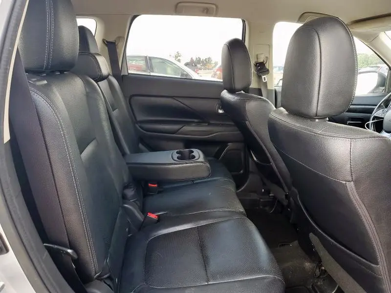 2017 MITSUBISHI OUTLANDER SE  