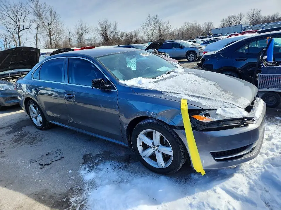 2014 VOLKSWAGEN PASSAT SE  