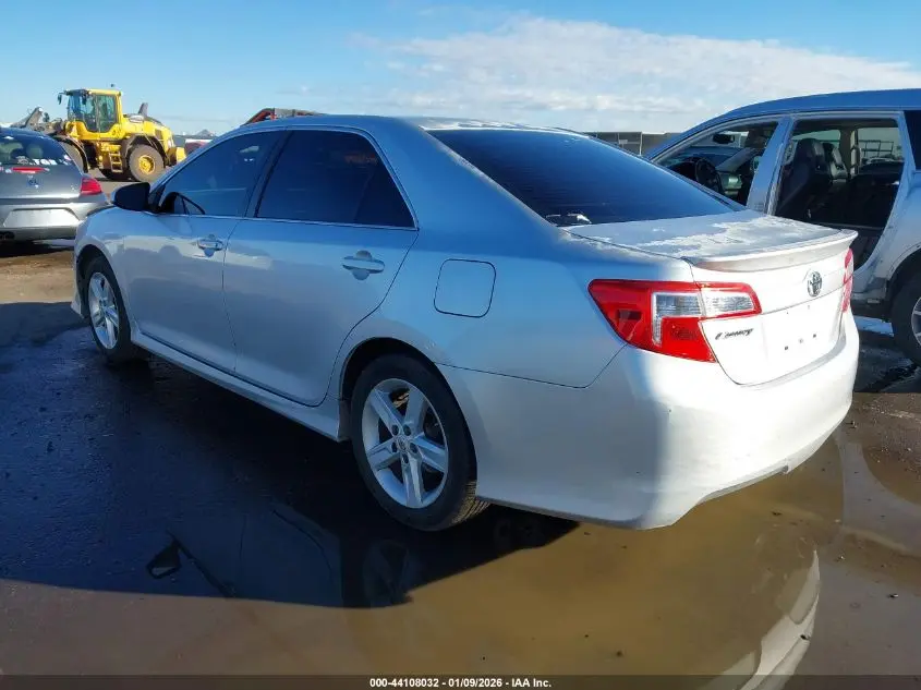 2013 TOYOTA CAMRY SE