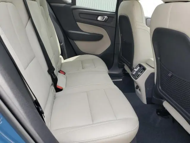 2023 VOLVO XC40 ULTIMATE  