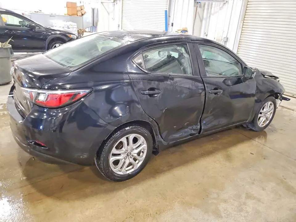 2017 TOYOTA YARIS IA BASE  