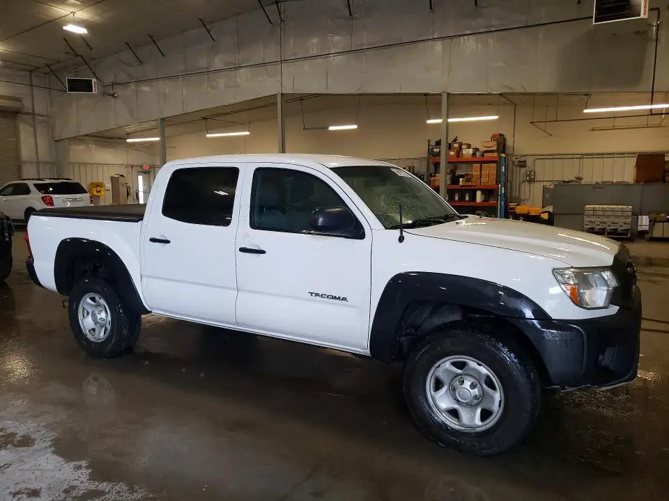 2015 TOYOTA TACOMA V6  