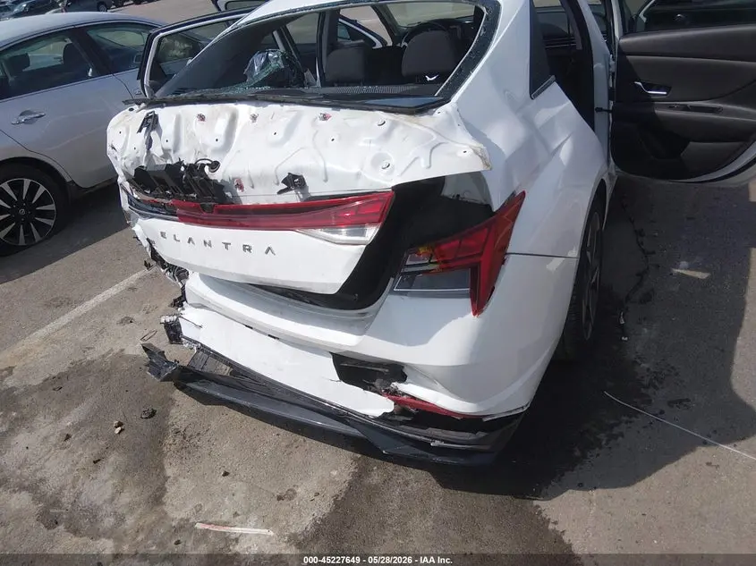2022 HYUNDAI ELANTRA SEL