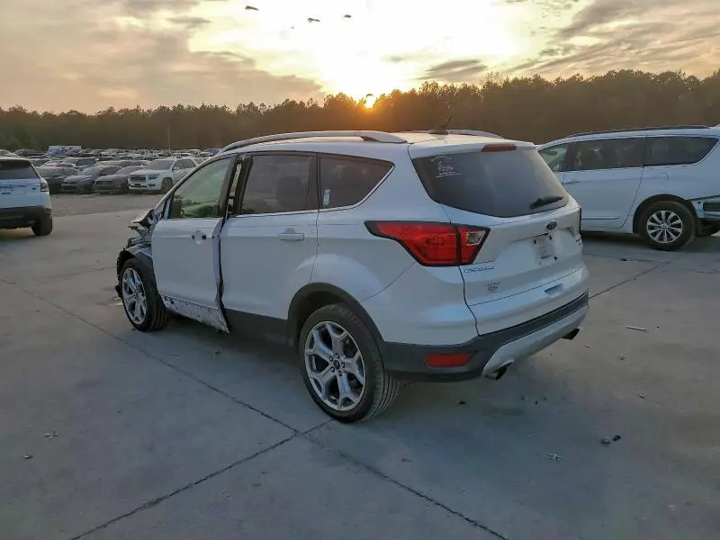 2019 FORD ESCAPE TITANIUM  