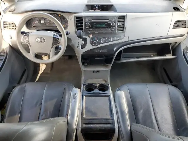 2014 TOYOTA SIENNA LE  