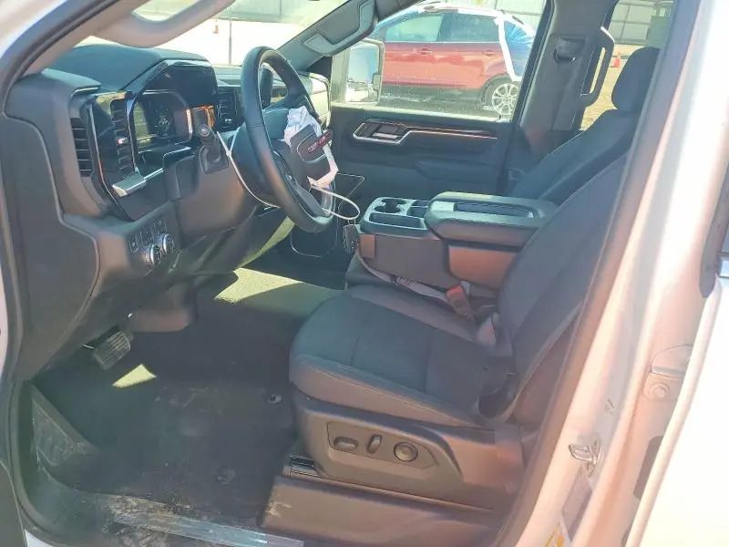 2025 GMC SIERRA K2500 SLE  