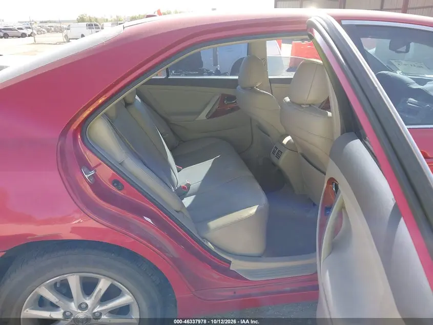 2011 TOYOTA CAMRY XLE