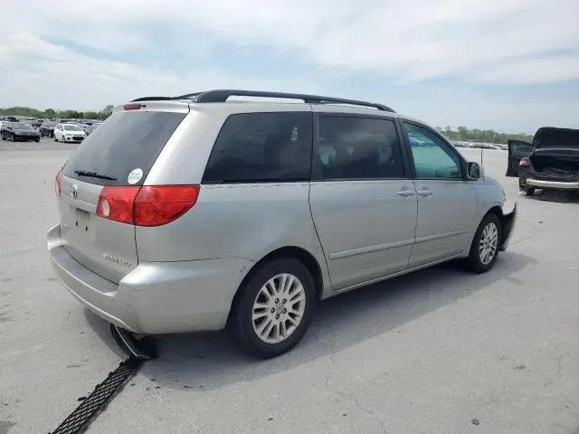 2010 TOYOTA SIENNA XLE  