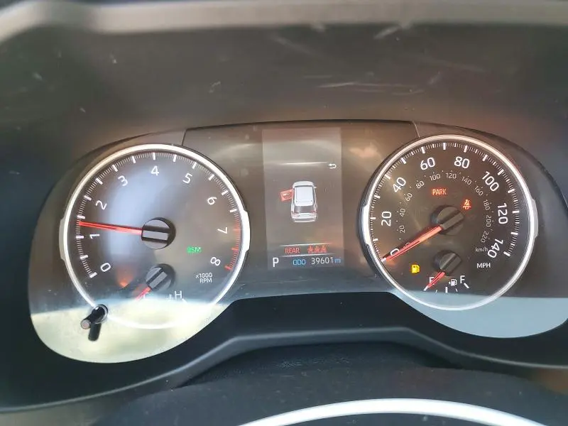 2021 TOYOTA RAV4 XLE  