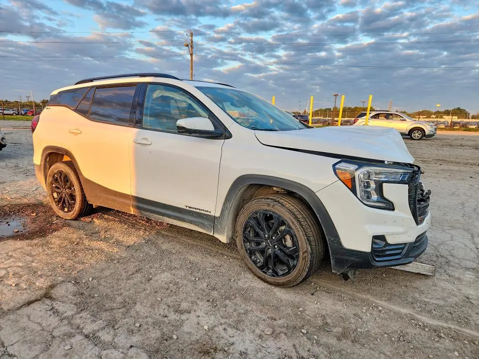 2022 GMC TERRAIN SLT  