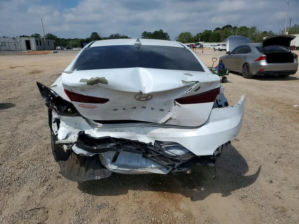 2019 HYUNDAI ELANTRA SEL  