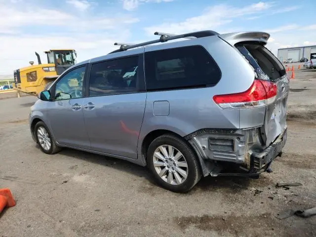 2013 TOYOTA SIENNA LE  