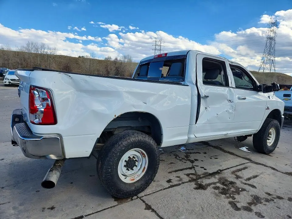 2013 RAM 2500 SLT  