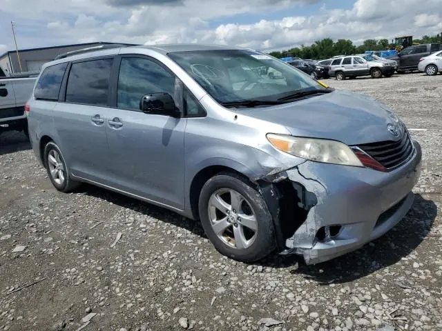 2011 TOYOTA SIENNA LE