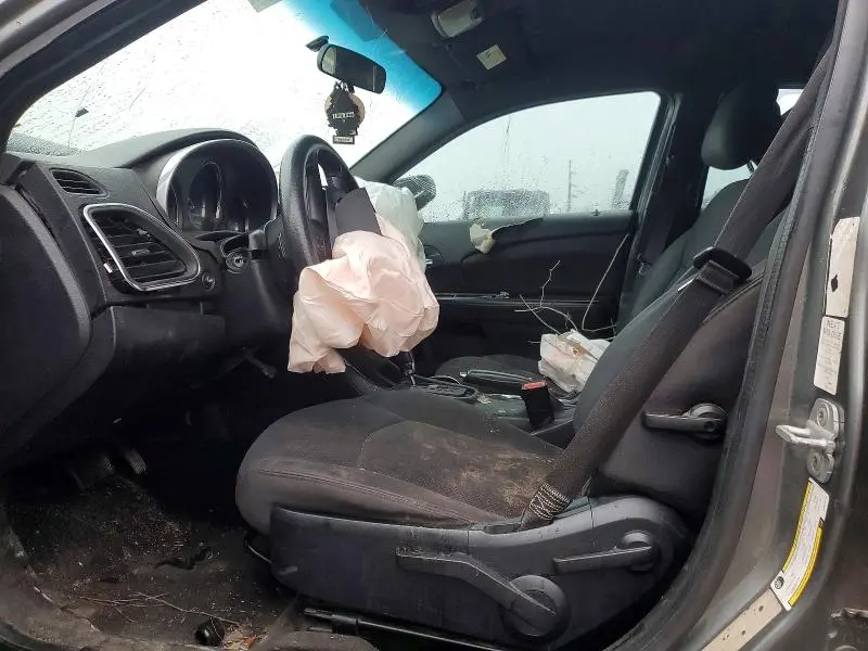 2013 CHRYSLER 200 LX  