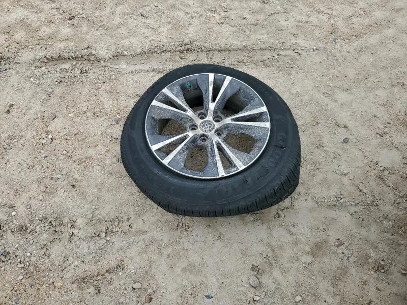 2017 TOYOTA HIGHLANDER LE  