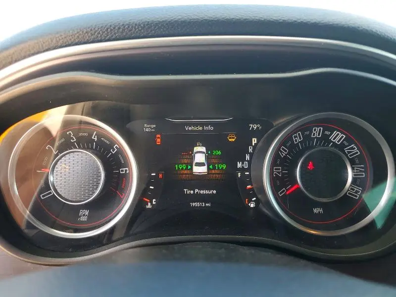 2015 DODGE CHALLENGER SXT  