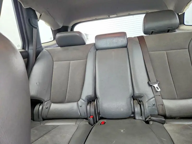 2011 HYUNDAI SANTA FE SE  