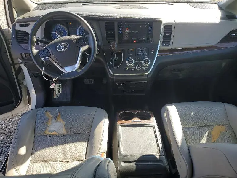 2016 TOYOTA SIENNA LIMITED PREMIUM 7-PASSENGER  
