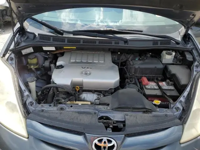 2010 TOYOTA SIENNA CE  