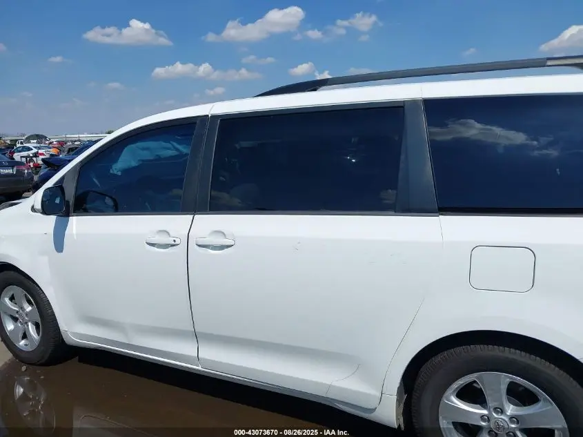 2015 TOYOTA SIENNA LE 8 PASSENGER