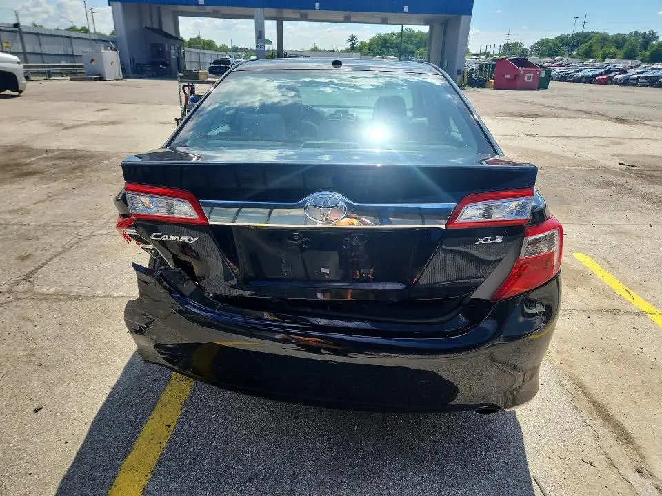 2014 TOYOTA CAMRY XLE  