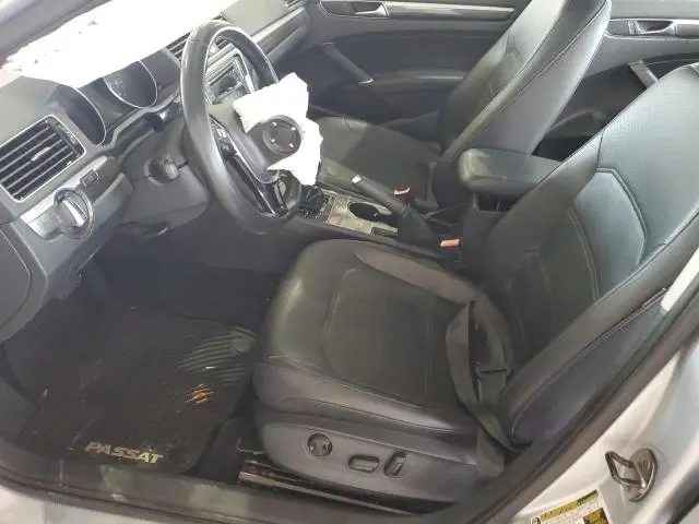 2016 VOLKSWAGEN PASSAT SE  