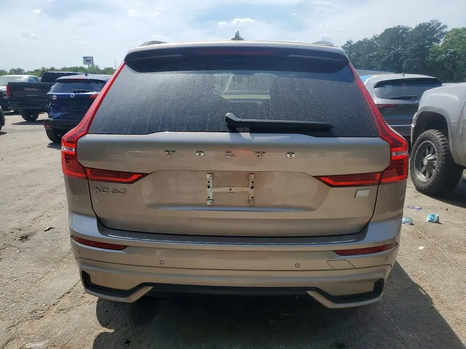 2024 VOLVO XC60 PLUS  