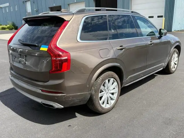2016 VOLVO XC90 T6  