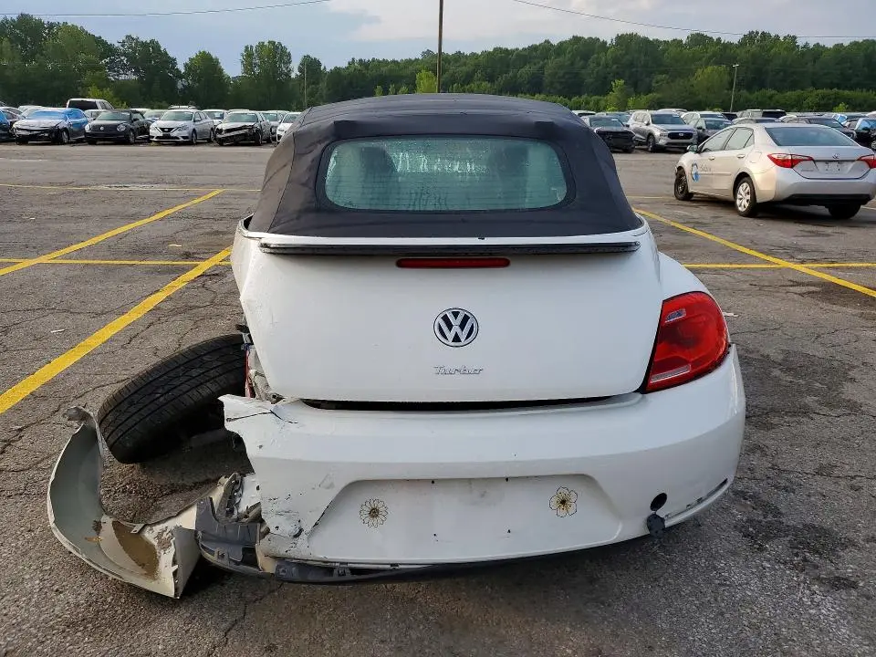 2016 VOLKSWAGEN BEETLE S/SE  