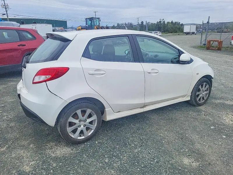 2011 MAZDA MAZDA2   