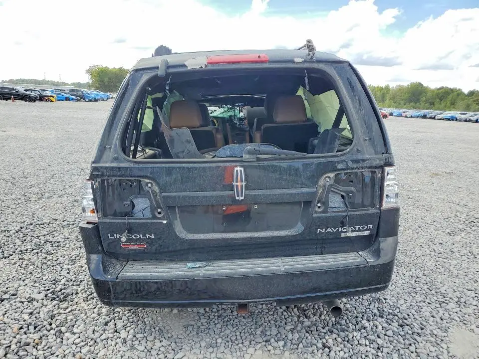 2011 LINCOLN NAVIGATOR   