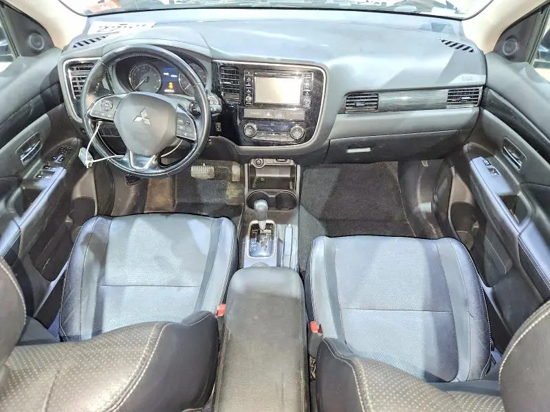 2016 MITSUBISHI OUTLANDER SE  