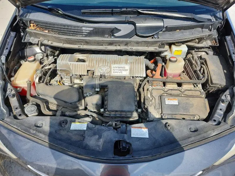 2015 TOYOTA PRIUS V TWO  
