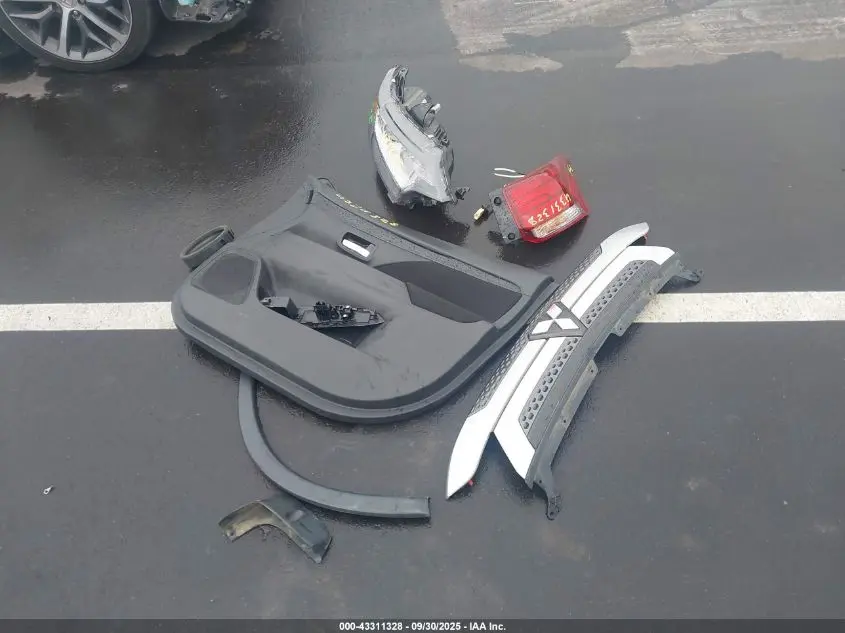 2019 MITSUBISHI OUTLANDER ES