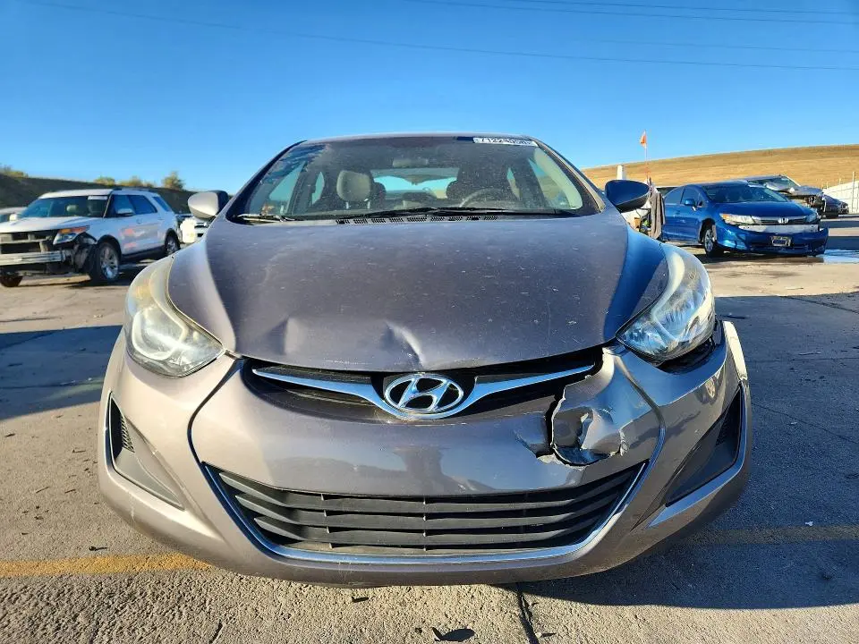 2014 HYUNDAI ELANTRA SE  